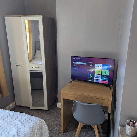 Darwin Stays - Service Accommodation In Newcastle Under Lyme City Centre Extérieur photo