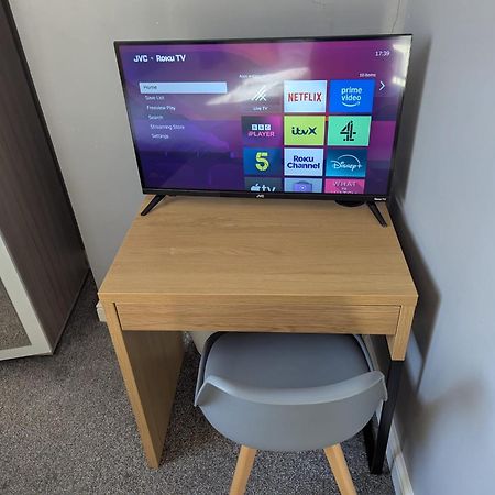 Darwin Stays - Service Accommodation In Newcastle Under Lyme City Centre Extérieur photo