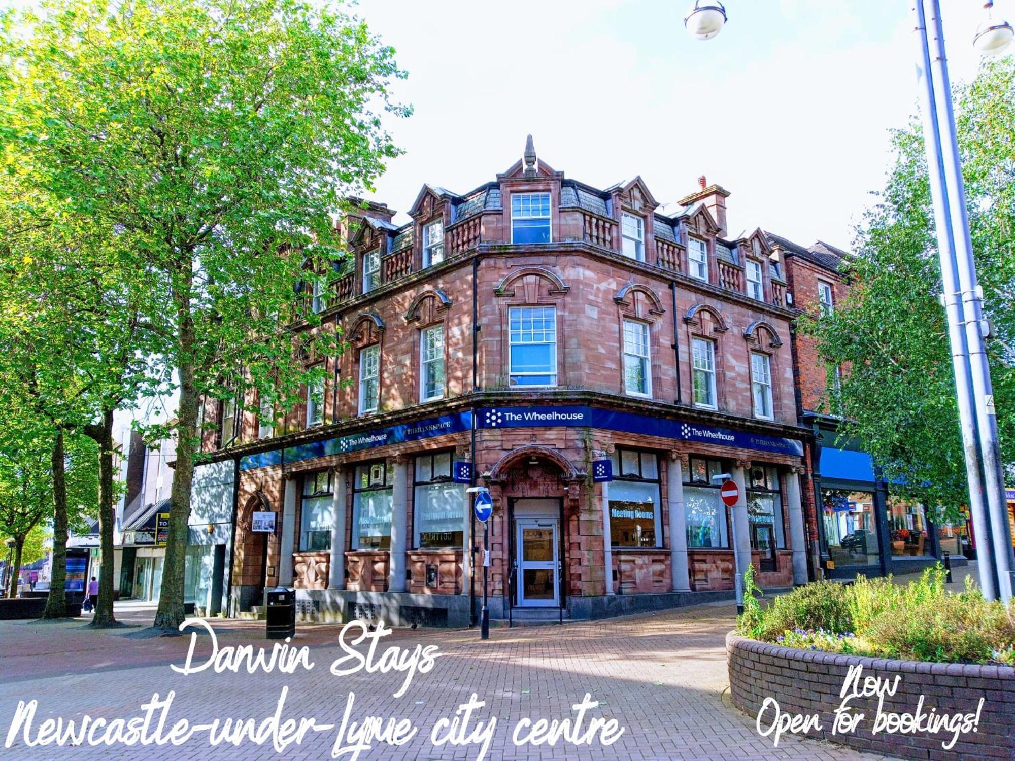 Darwin Stays - Service Accommodation In Newcastle Under Lyme City Centre Extérieur photo