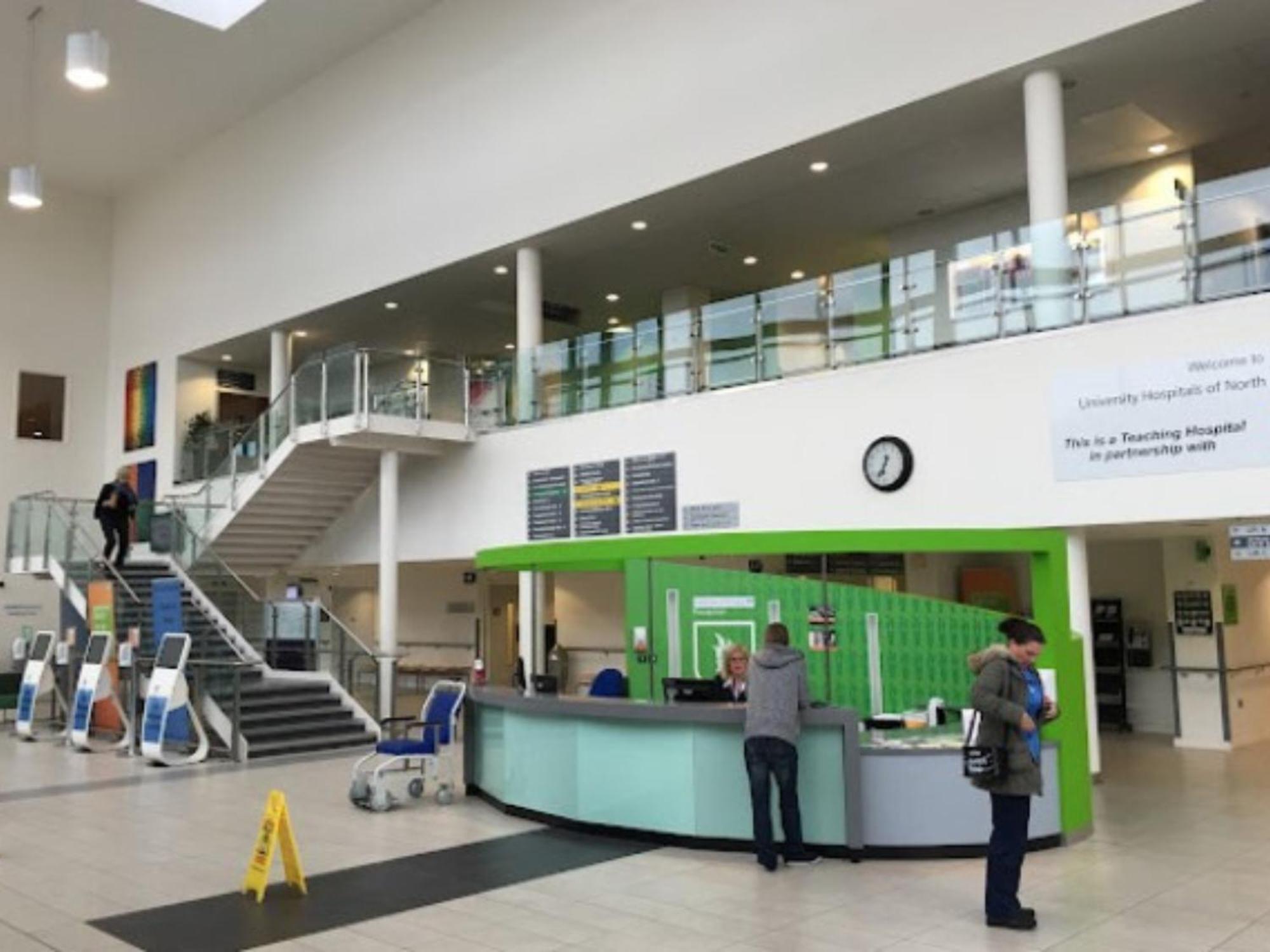 Darwin Stays - Service Accommodation In Newcastle Under Lyme City Centre Extérieur photo