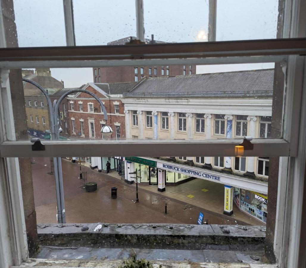 Darwin Stays - Service Accommodation In Newcastle Under Lyme City Centre Extérieur photo