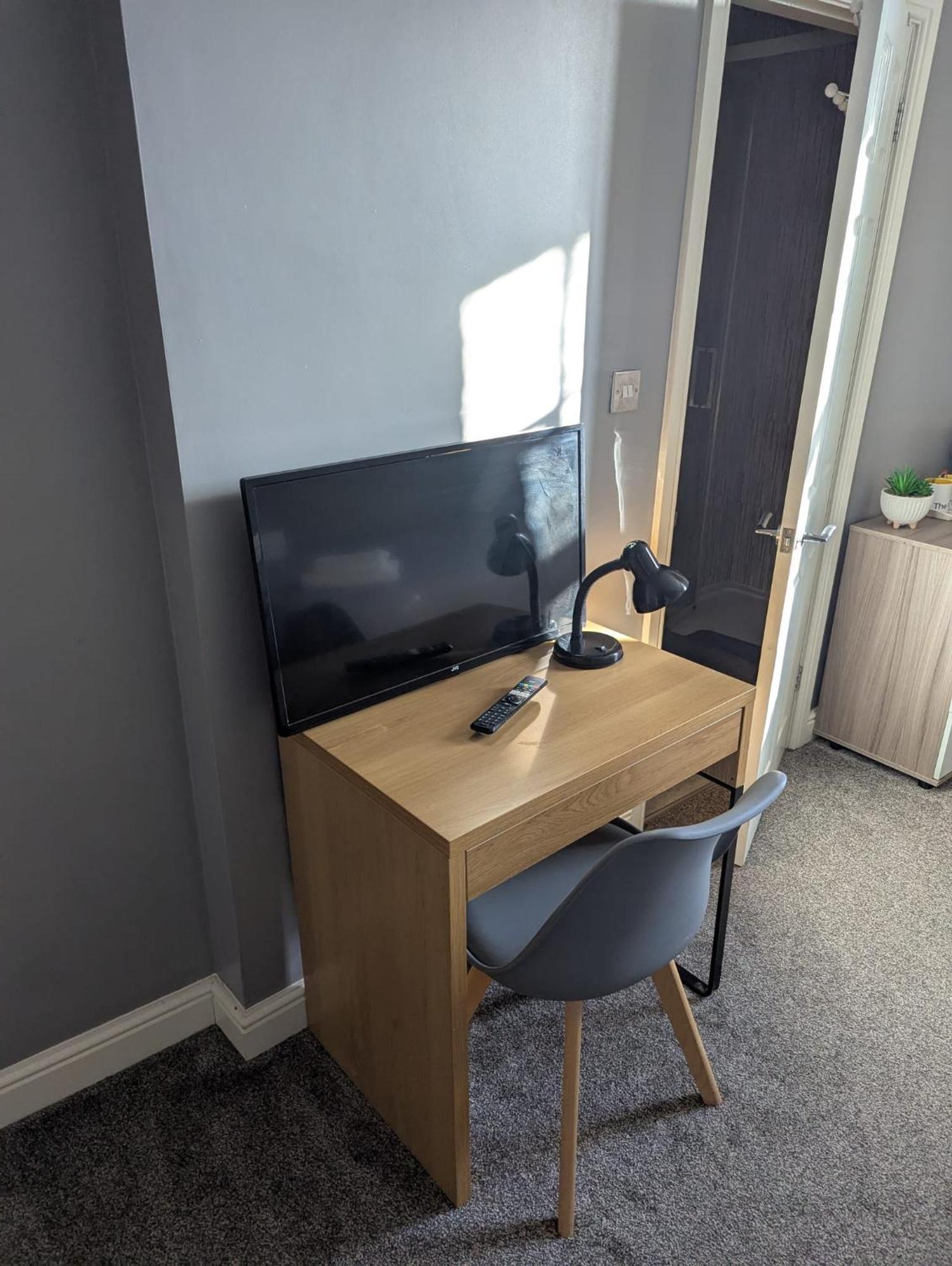 Darwin Stays - Service Accommodation In Newcastle Under Lyme City Centre Extérieur photo