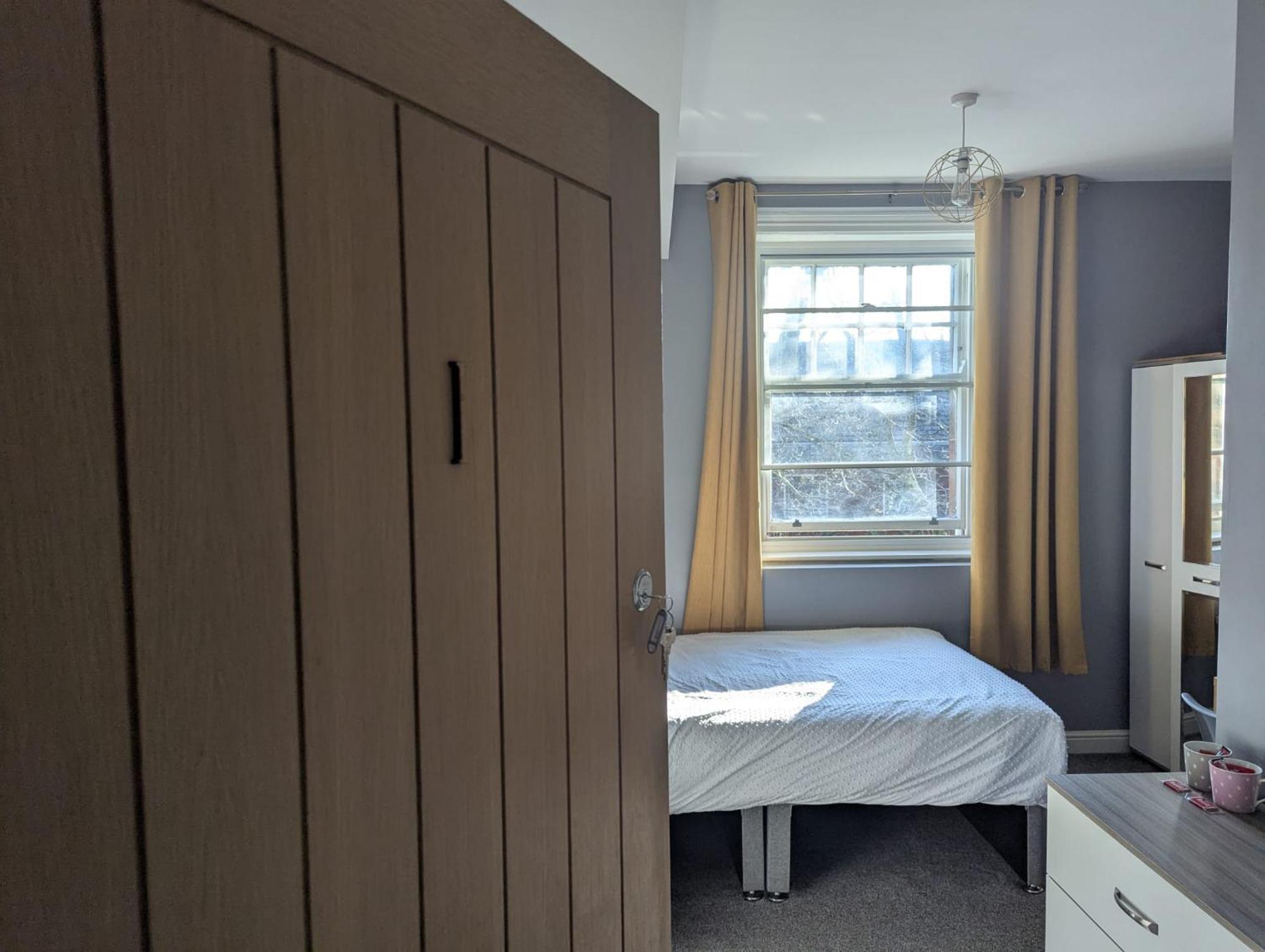 Darwin Stays - Service Accommodation In Newcastle Under Lyme City Centre Extérieur photo